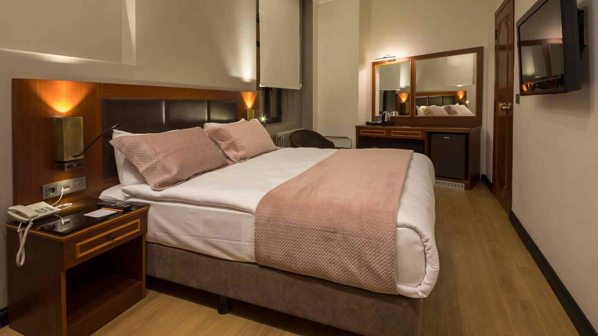 ***  Vardar Palace Hotel - Special Category Istanbul Turkey